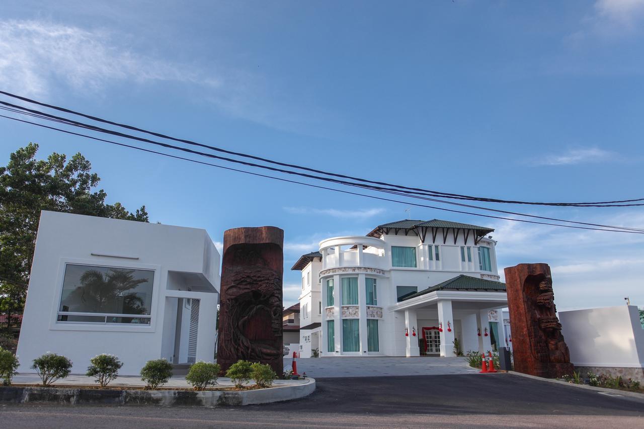 Casa Bianca Hotel Keluang Exterior foto