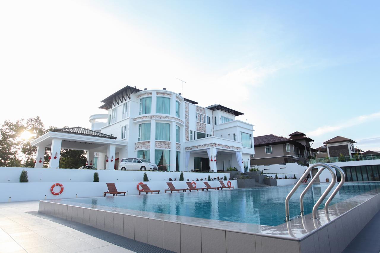 Casa Bianca Hotel Keluang Exterior foto