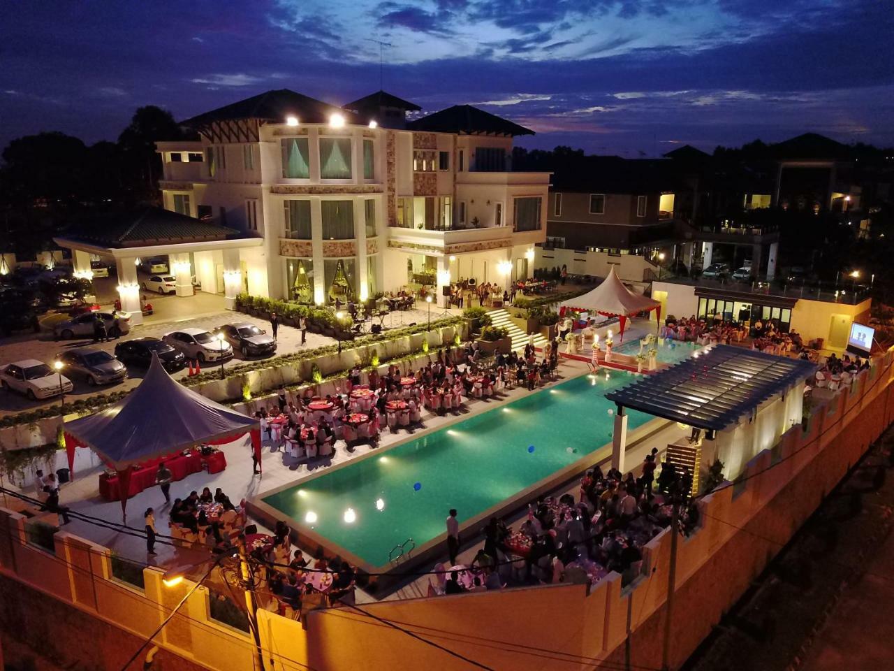 Casa Bianca Hotel Keluang Exterior foto
