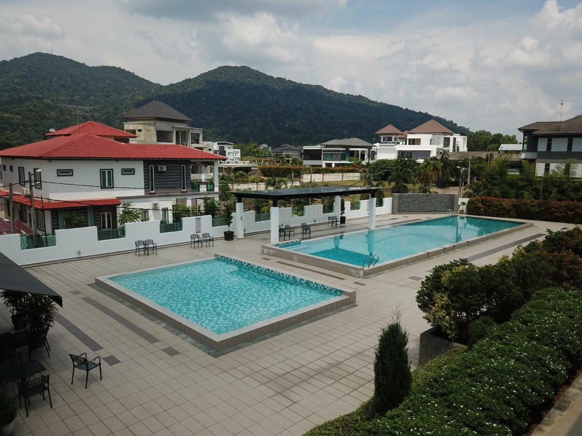 Casa Bianca Hotel Keluang Exterior foto
