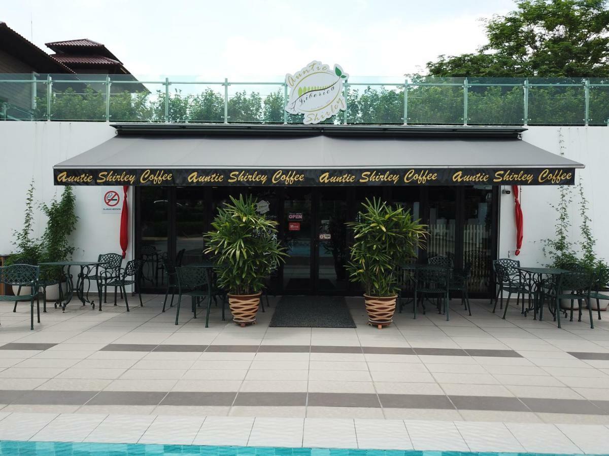 Casa Bianca Hotel Keluang Exterior foto