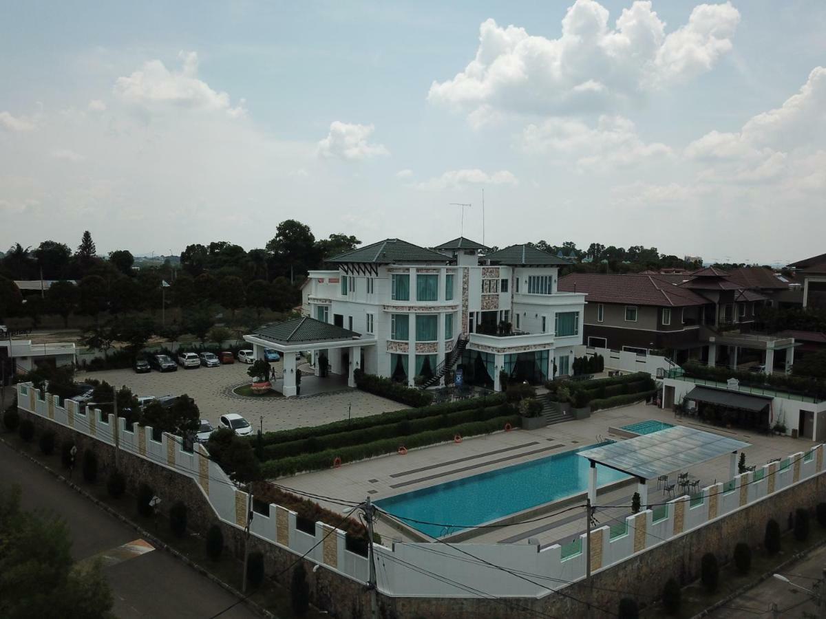 Casa Bianca Hotel Keluang Exterior foto