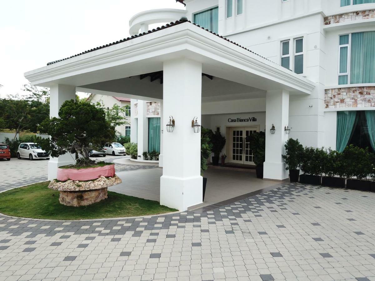 Casa Bianca Hotel Keluang Exterior foto